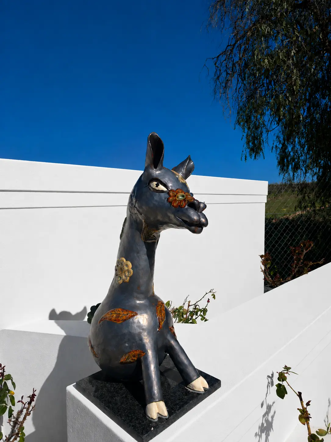 Donkey Bumblebeast sculpture by Elzeth Jacobs at the Klawerjas entrance